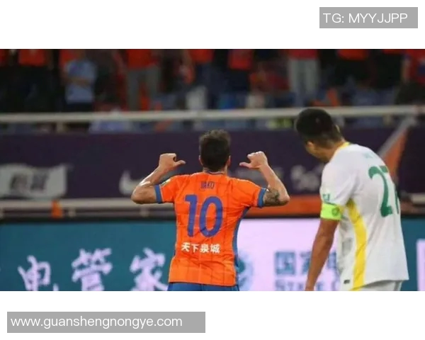 北京足球队技术争议引发热议球迷与专家各抒己见探讨战术与裁判判罚